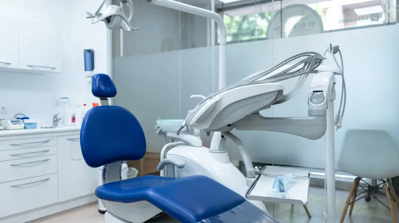 Gabinete dental en Clínica DentoSmile para periodoncia en Alcalá de Henares